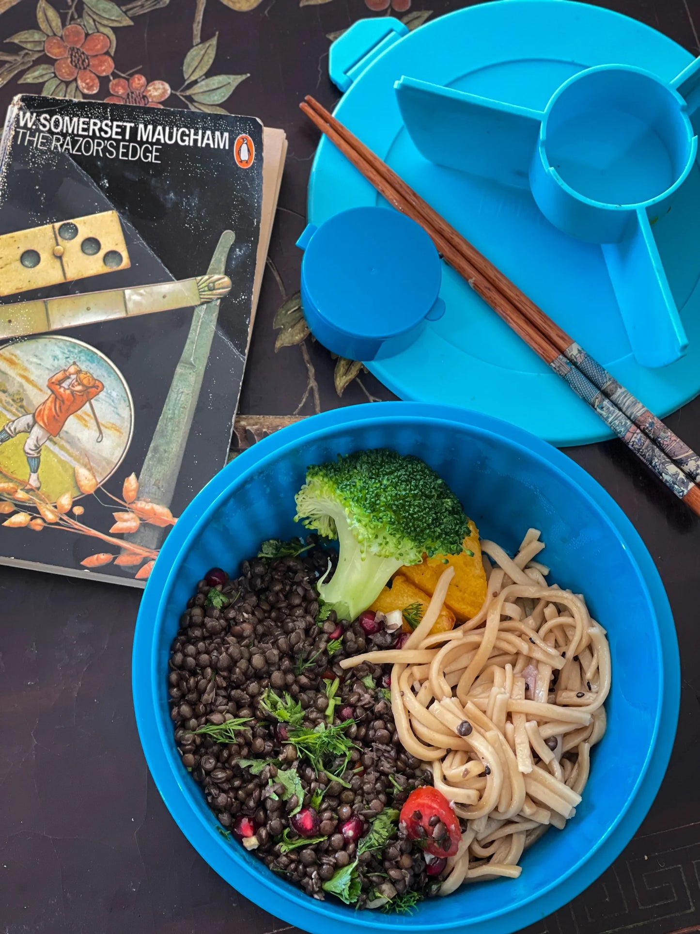 Recipient pentru salate Yumbox - turcoaz