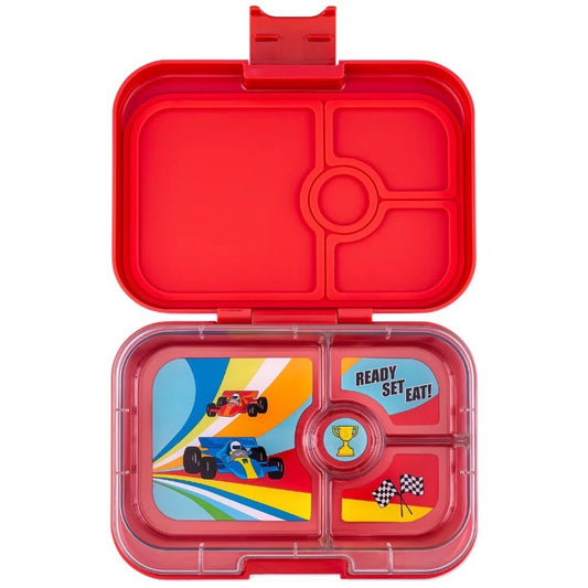 Yumbox Panino Roar Red Race Cars uzsonnásdoboz, belső tálcáján versenyautó mintával